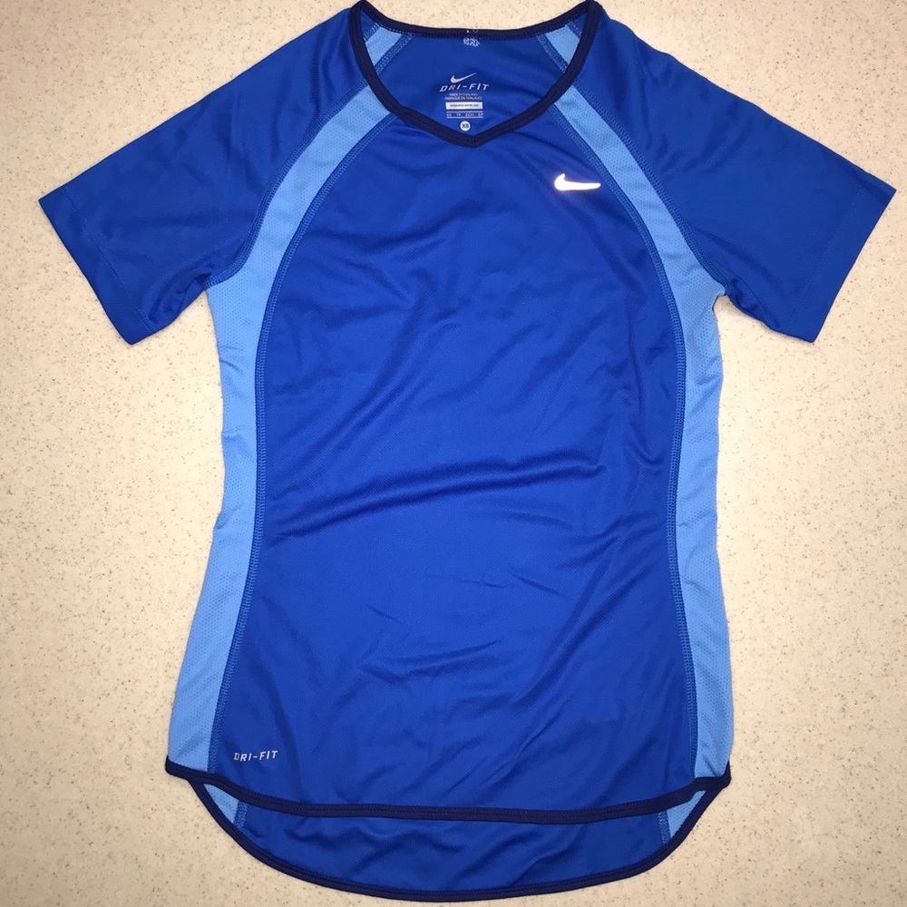 🌴3/$20 Nike Dri-Fit Top Blue